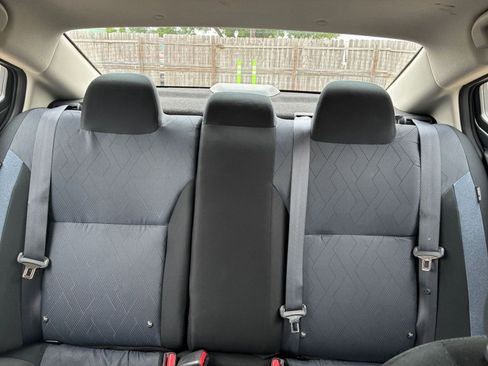 Used 2025 Nissan Versa SV FWD image 31