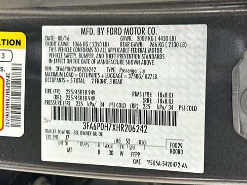 Used 2017 Ford Fusion SE w/ Equipment Group 201A FWD image 12
