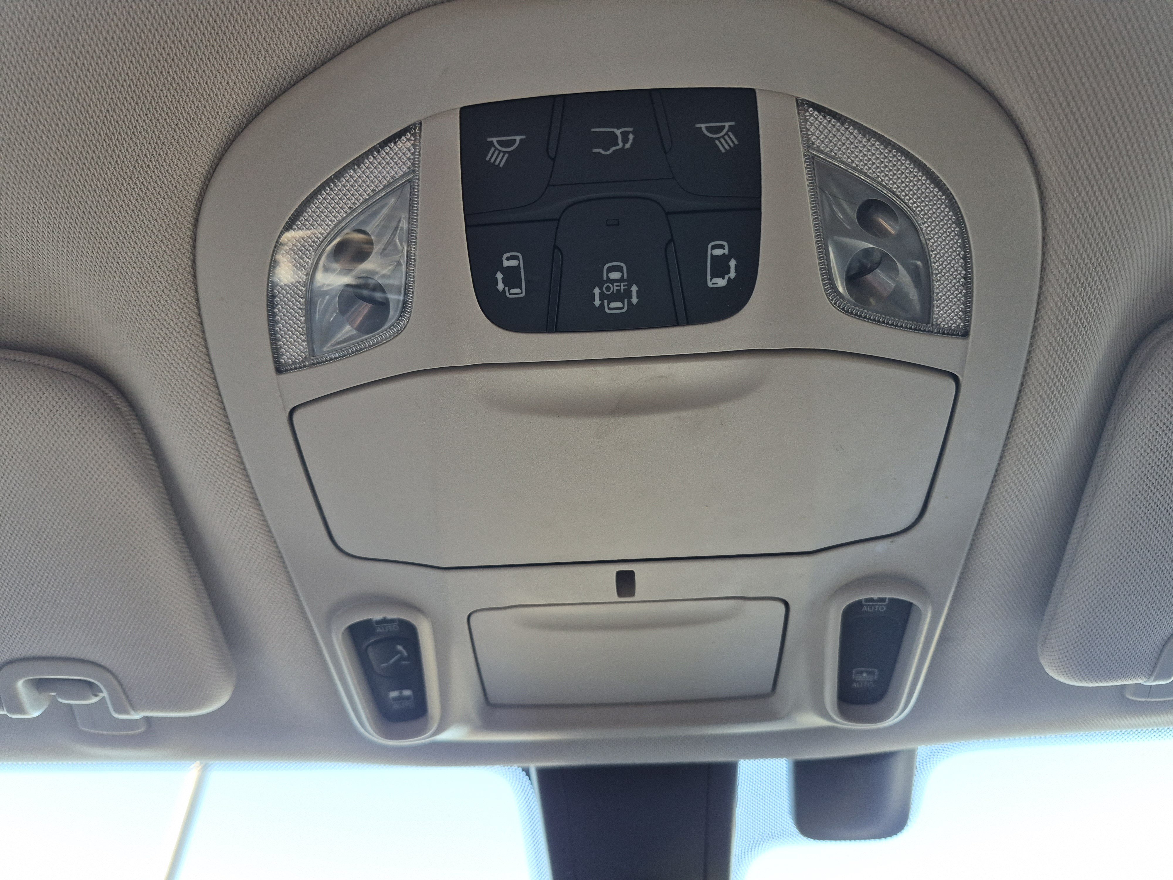 Used 2017 Chrysler Pacifica Limited FWD image 26