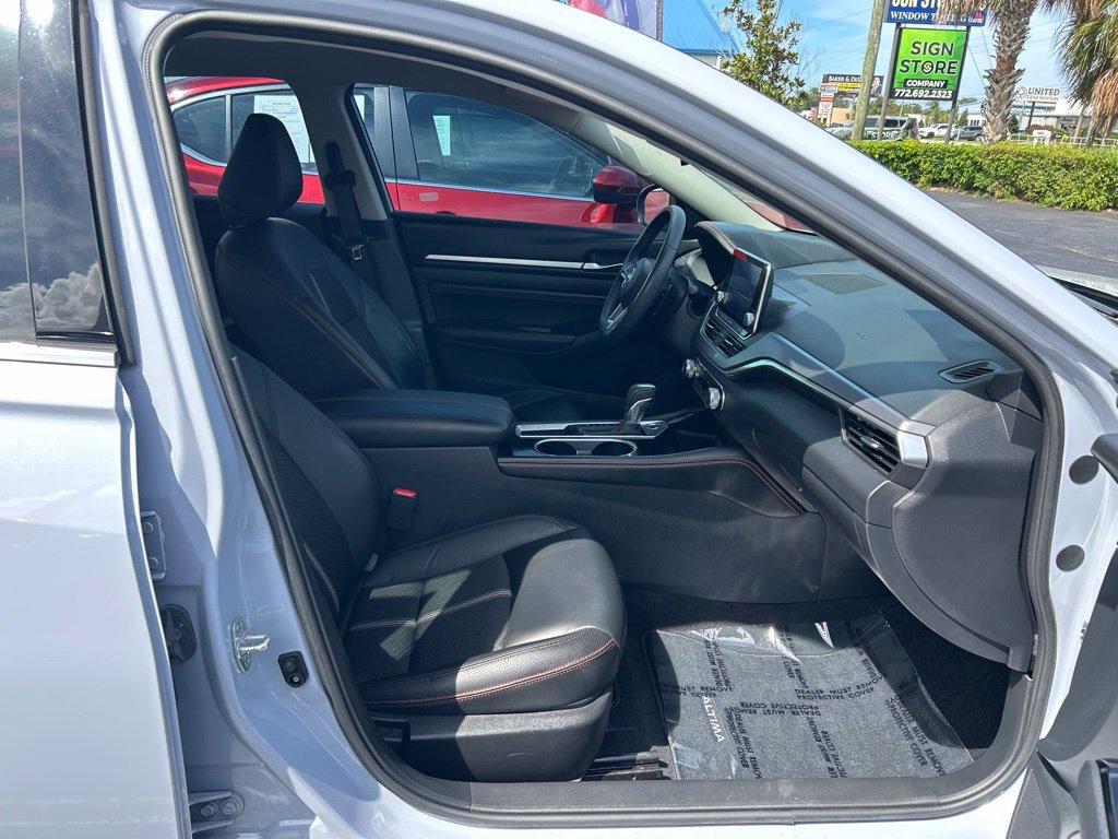 Used 2023 Nissan Altima 2.5 SR FWD image 39
