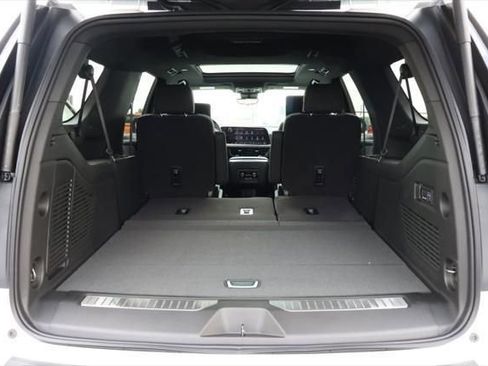 New 2025 Chevrolet Suburban Premier image 45
