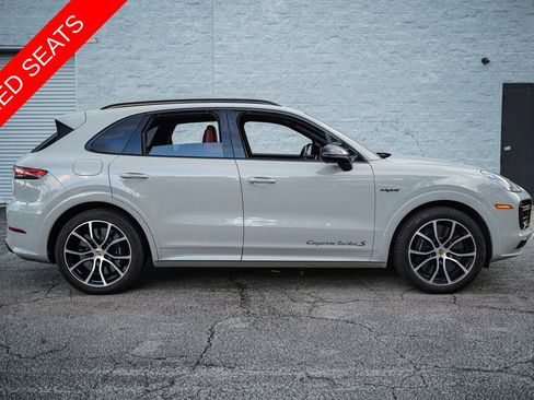 Used 2021 Porsche Cayenne Turbo S AWD/4WD image 17