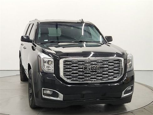 Used 2019 GMC Yukon Denali image 2