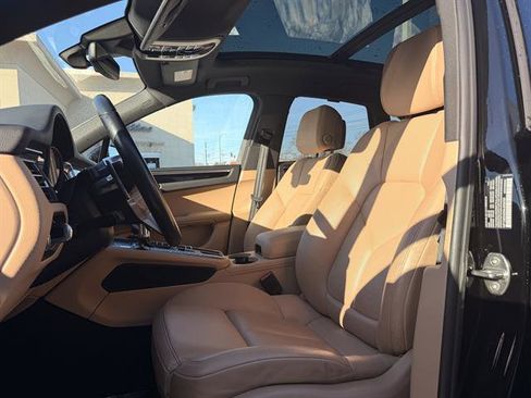 Used 2021 Porsche Macan S image 17