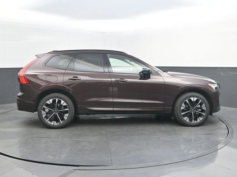 New 2026 Volvo XC60 B5 Plus AWD/4WD image 8