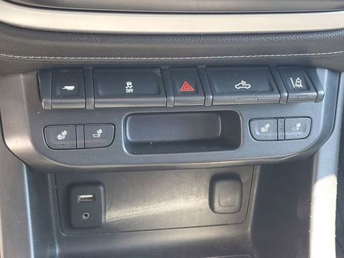 Used 2017 GMC Canyon SLT w/ Driver Alert Package image 6