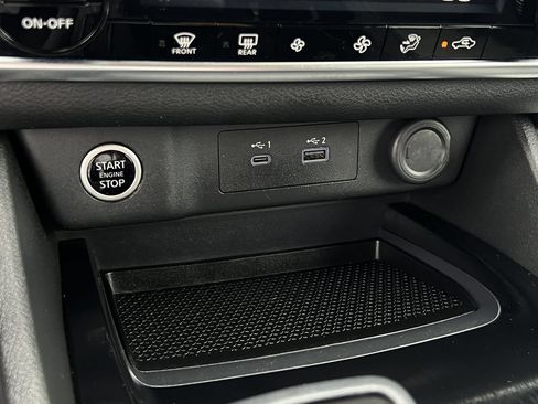 Used 2021 Nissan Rogue SV FWD image 18