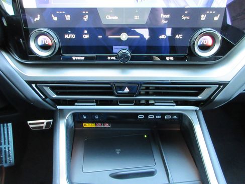 New 2026 Lexus TX 500h AWD image 47