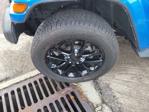 Used 2021 Jeep Wrangler Unlimited Sahara w/ Cold Weather Group image 6