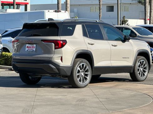 New 2026 GMC Terrain Elevation w/ Elevation Premium Package FWD image 4