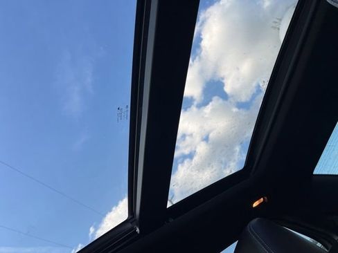 Used 2021 Chrysler 300 S image 5