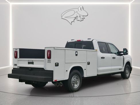 New 2025 Ford F250 XL w/ XL Chrome Package image 7