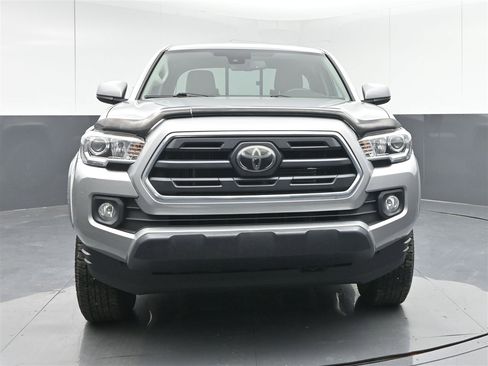 Used 2018 Toyota Tacoma SR5 image 2