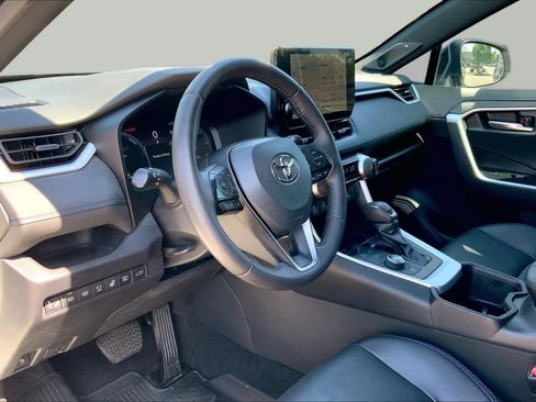 Used 2023 Toyota RAV4 XSE AWD/4WD image 18
