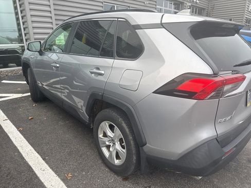 Used 2019 Toyota RAV4 LE image 7