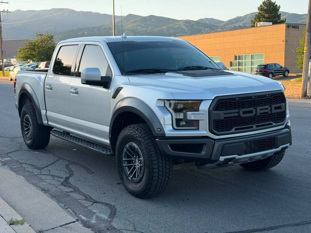 Used 2019 Ford F150 Raptor w/ Equipment Group 802A Luxury AWD/4WD image 6