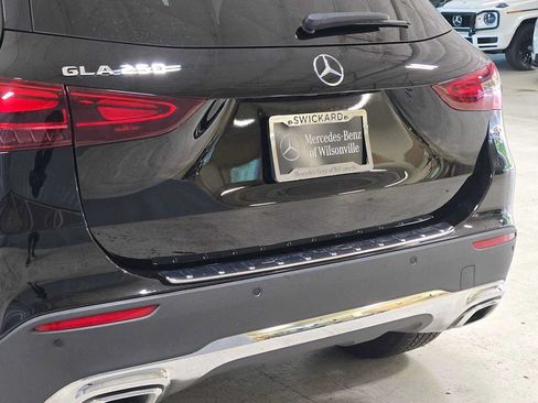 Used 2025 Mercedes-Benz GLA 250 image 13