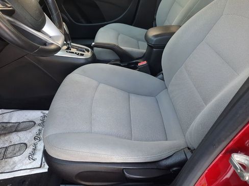 Used 2014 Chevrolet Cruze LT image 3