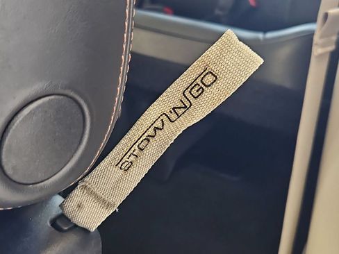 Used 2017 Chrysler Pacifica Touring-L FWD image 34
