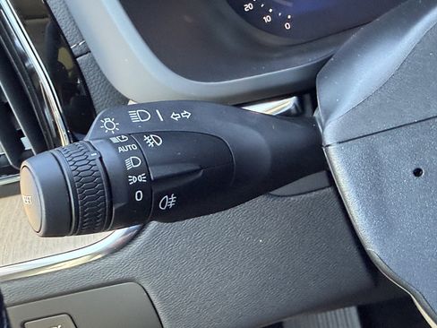 New 2026 Volvo XC60 B5 Ultra w/ Protection Package image 29