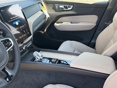 New 2026 Volvo XC60 B5 Plus w/ Climate Package image 19