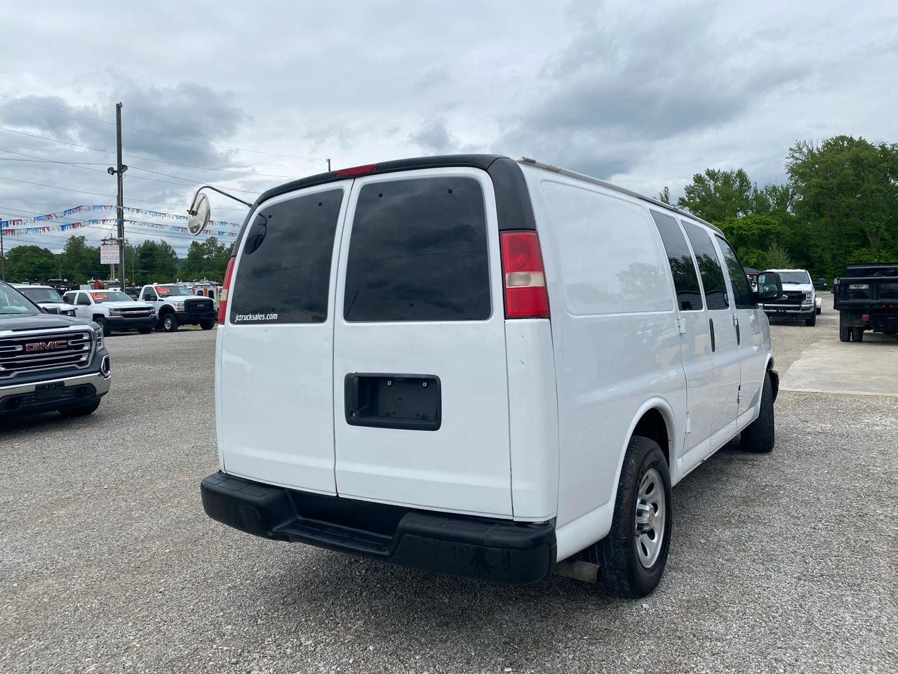 Used 2011 Chevrolet Express 1500 RWD image 5