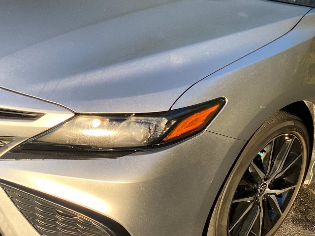 Used 2022 Toyota Camry SE FWD image 5