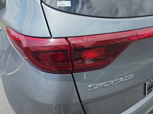 Used 2022 Kia Sportage LX AWD/4WD image 31