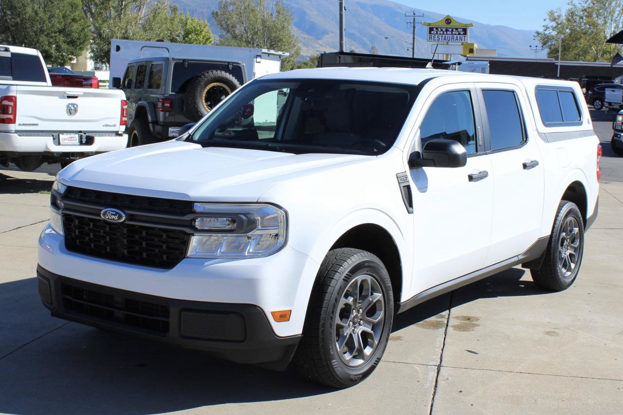 Used 2023 Ford Maverick XLT FWD image 2