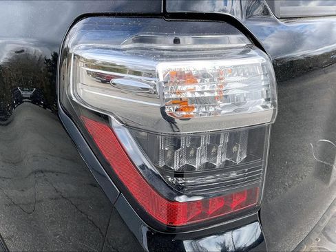 Used 2018 Toyota 4Runner Limited AWD/4WD image 30