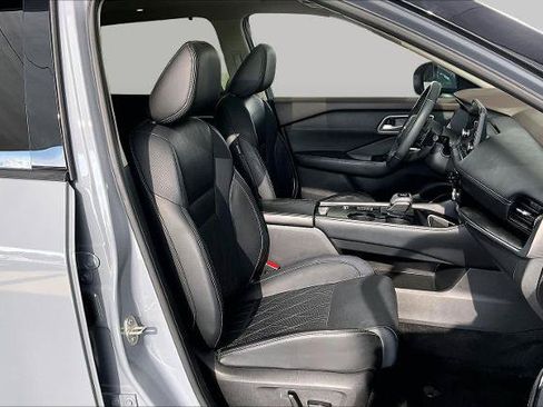 Certified 2023 Nissan Rogue Platinum w/ Platinum Premium Package FWD image 9