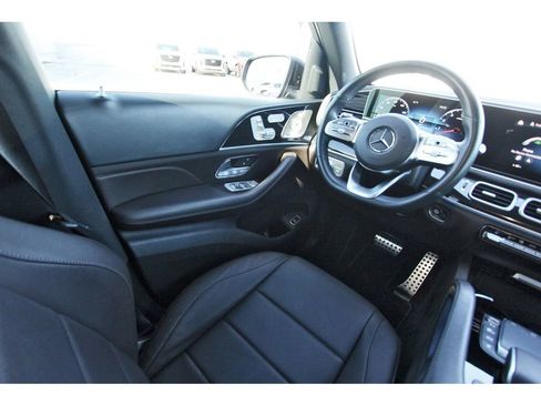 Used 2023 Mercedes-Benz GLS 450 4MATIC image 8