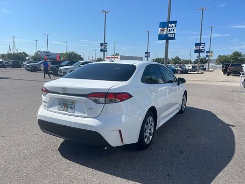 Used 2023 Toyota Corolla LE FWD image 5