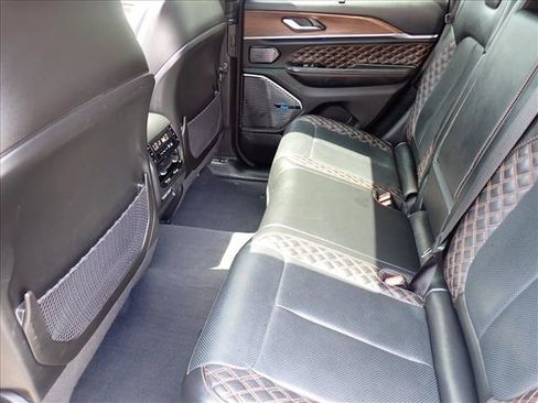 Used 2023 Jeep Grand Cherokee Summit w/ Advanced Protech Group IV AWD/4WD image 10