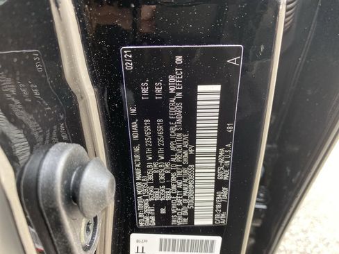 Used 2021 Toyota Highlander XLE AWD/4WD image 46