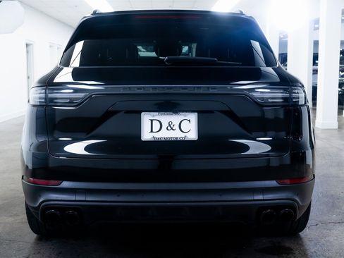 Used 2019 Porsche Cayenne Base image 5