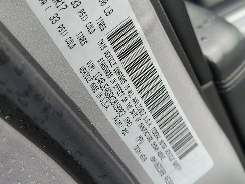 Used 2019 Jeep Grand Cherokee Laredo image 32