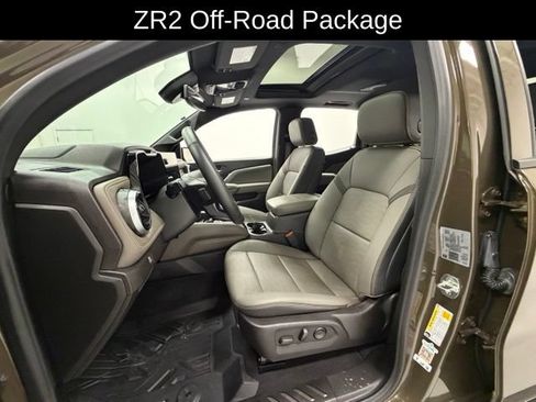 Certified 2025 Chevrolet Colorado ZR2 w/ Midnight Edition AWD/4WD image 8