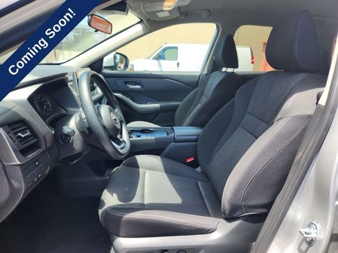 Used 2024 Nissan Rogue SV FWD image 11