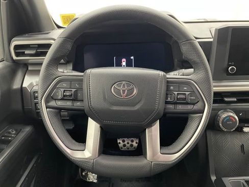 Used 2025 Toyota Tacoma TRD Sport AWD/4WD image 12