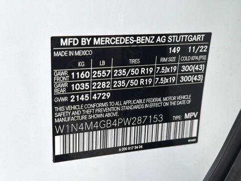 Used 2023 Mercedes-Benz GLB 250 w/ Premium Package image 37