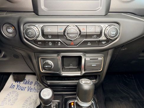 Used 2023 Jeep Wrangler Unlimited Sport AWD/4WD image 12