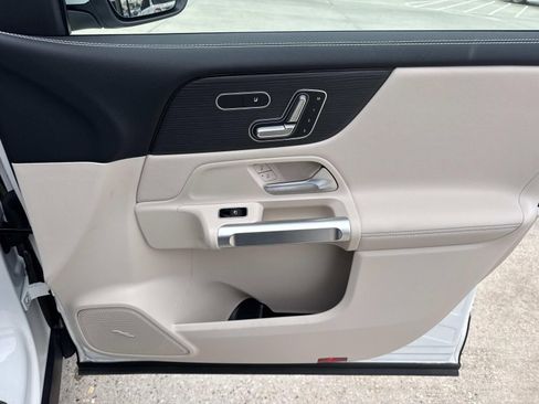 Used 2026 Mercedes-Benz GLB 250 image 14