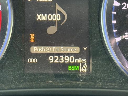 Used 2019 Toyota Highlander XLE image 21