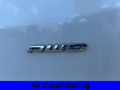 Used 2021 Ford Edge Titanium AWD/4WD image 4