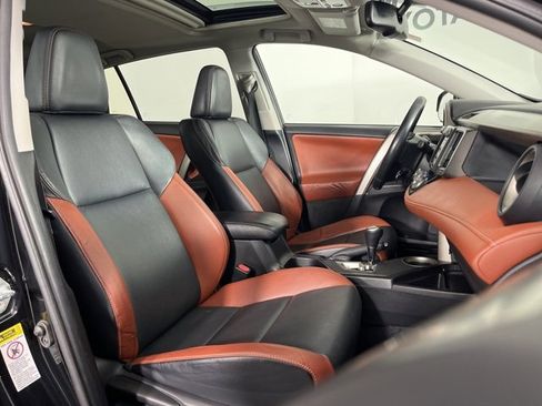 Used 2014 Toyota RAV4 Limited image 32