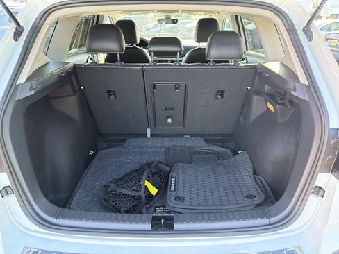 Certified 2023 Volkswagen Taos SE w/ Black Wheel Package FWD image 5