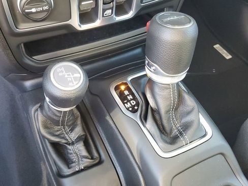 New 2026 Jeep Gladiator Sport image 25