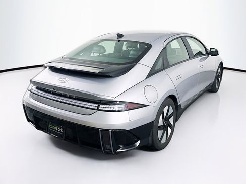 Used 2024 Hyundai Ioniq 6 SE RWD image 9