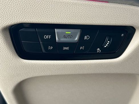 Used 2023 BMW 330e w/ Premium Package image 30